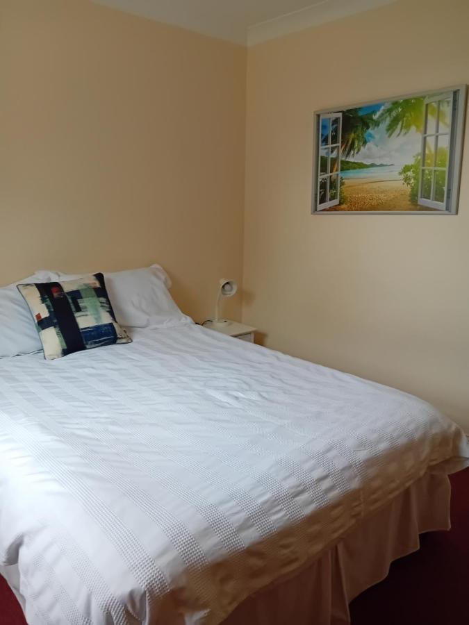 Ensuite Double Room Лондон Екстер'єр фото