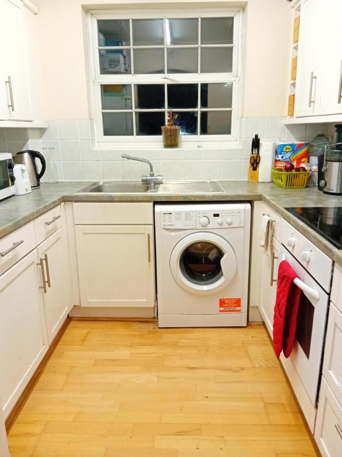 Ensuite Double Room Лондон Екстер'єр фото